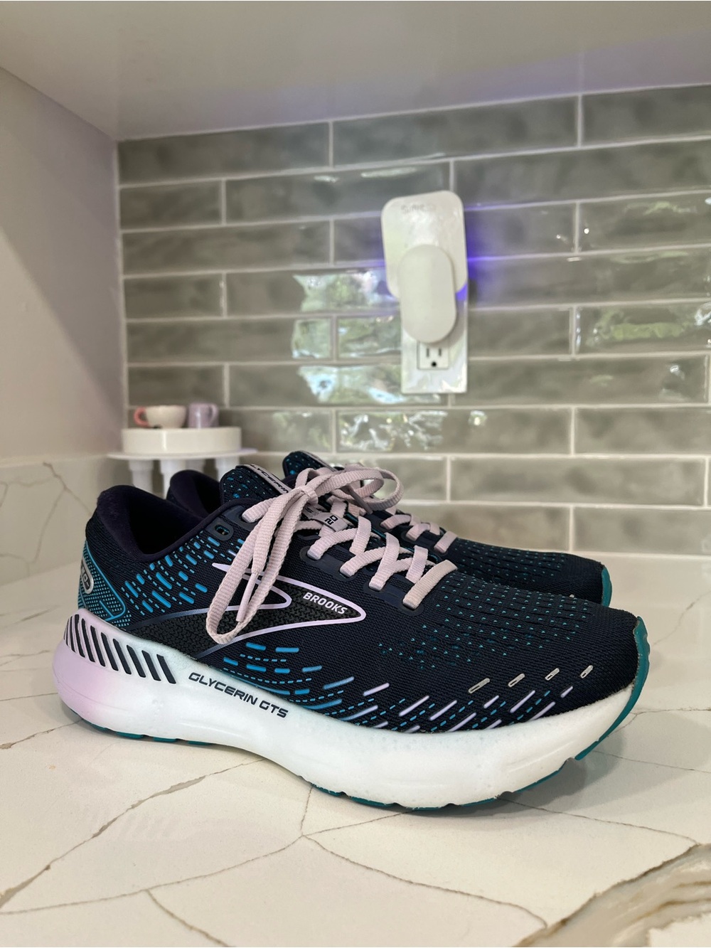 Brooks Glycerin GTS 20 Running Shoes. Women’s Size 8.5 Color Ocean/Pastel Lilac